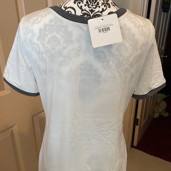 White T-shirt with gray trim - Picture 4 of 5